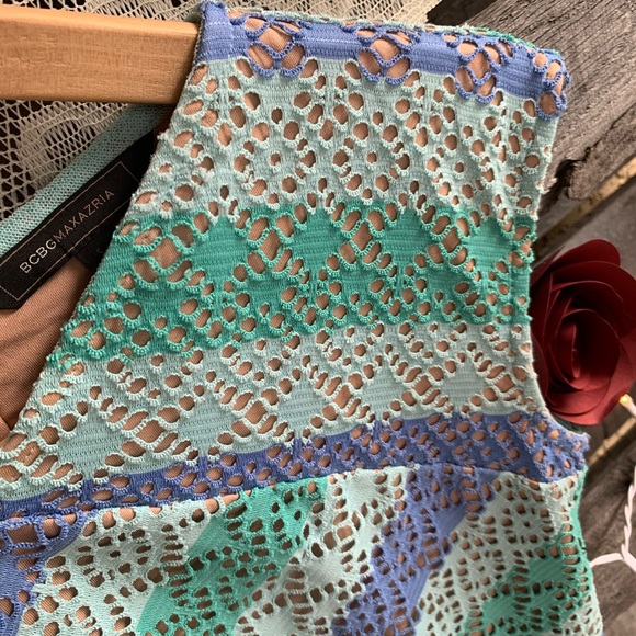 EUC BCBGMAXAZRIA Lace Peplum Top XXS - Picture 2 of 11